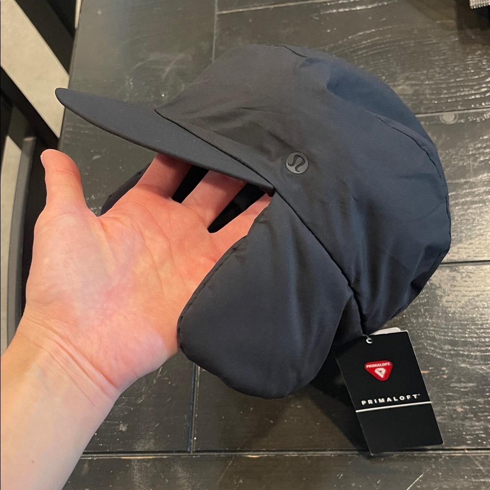 lululemon athletica Men's Black Insulated Earflap Cap